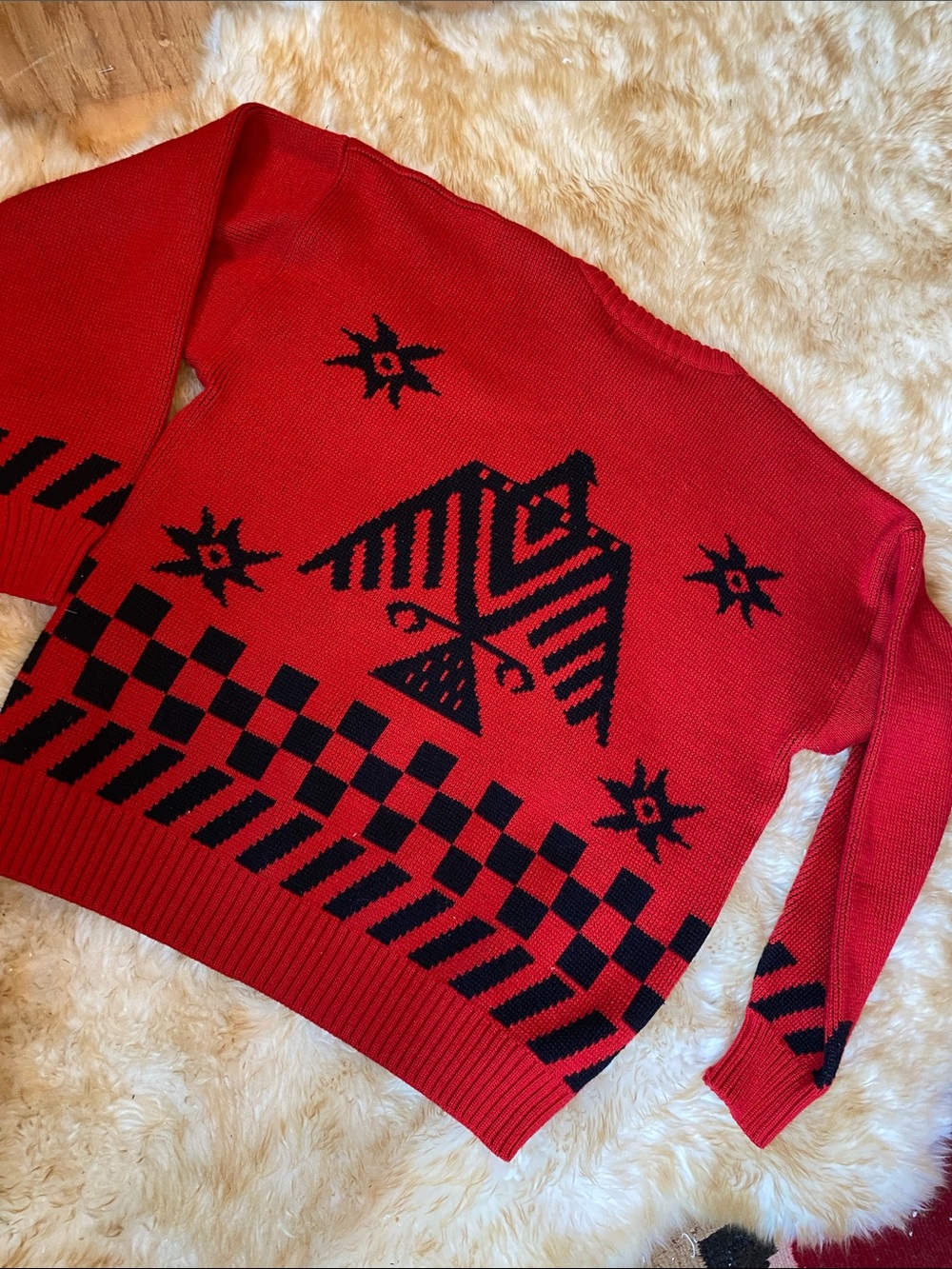 Absolutely Stunning Vintage Red Aztec Thunderbird Knit Sweater - Picture 5 of 5
